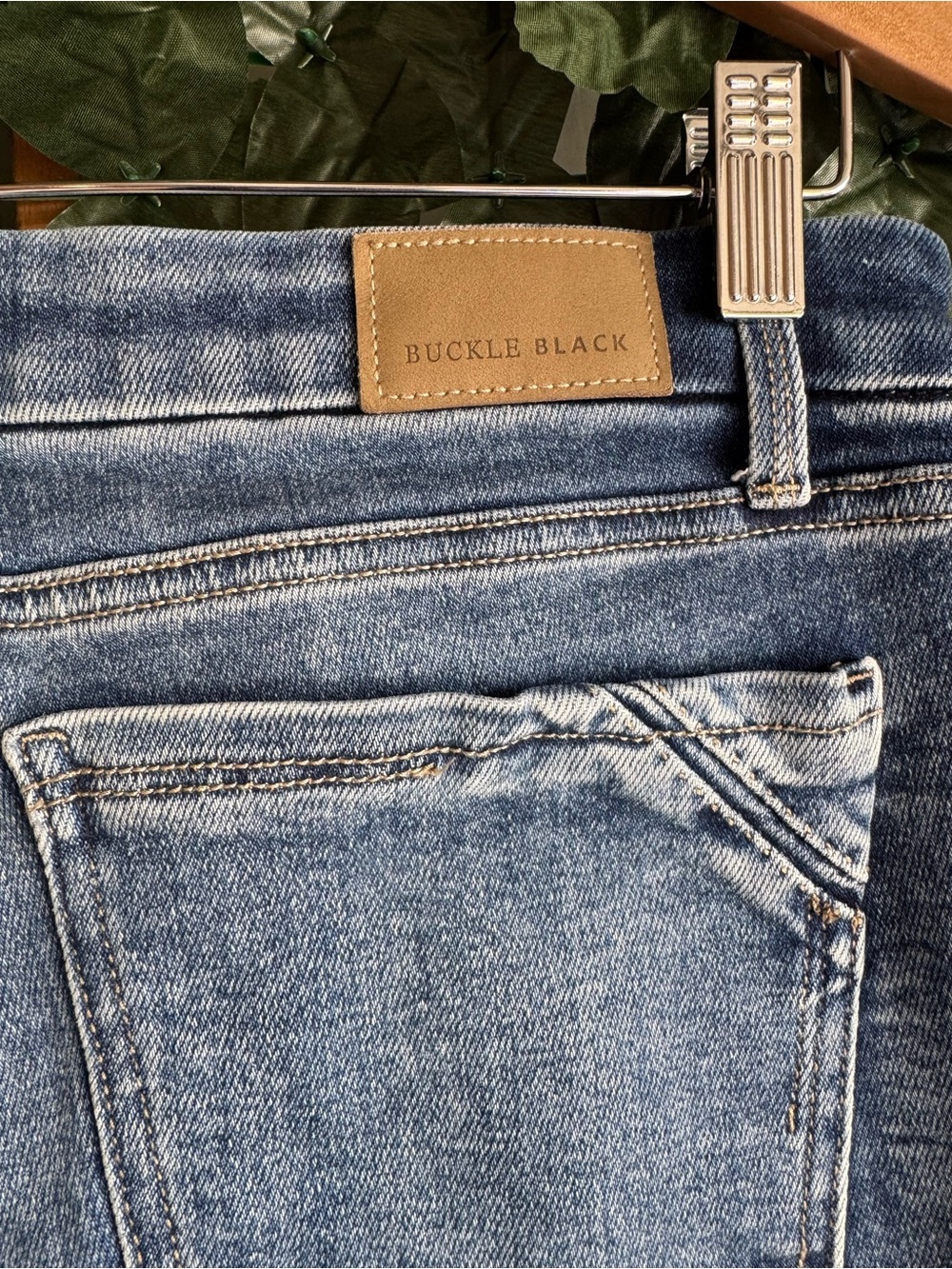 BKE Women’s Light Blue Flare Jeans – Size 29x32 - Picture 4 of 10